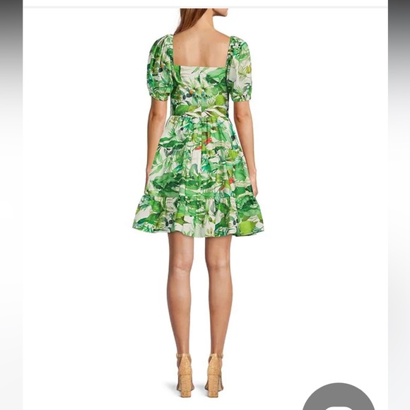 NWT Antonio Melani
Paola Jungle Tropical Print V-Neck Short Sleeve Dress - Picture 2 of 5